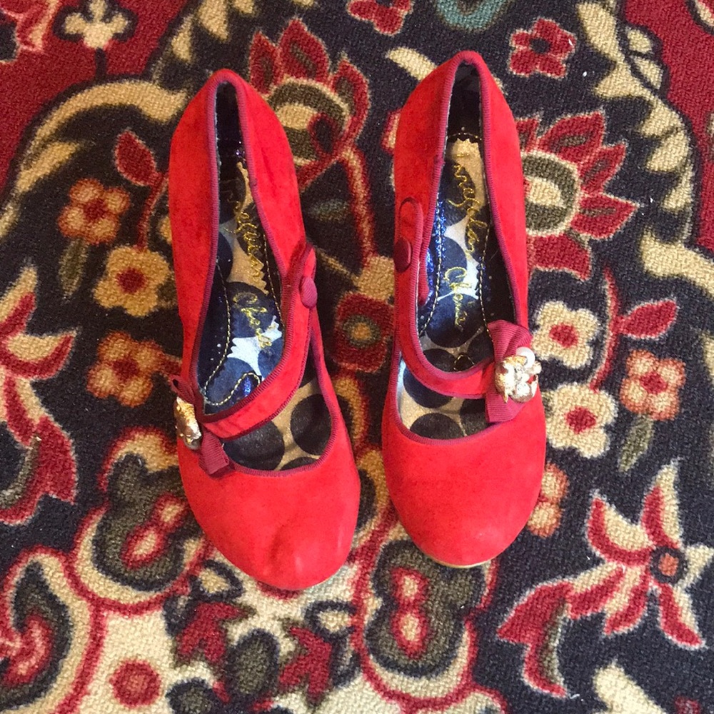 Good Used Condition suede heels.